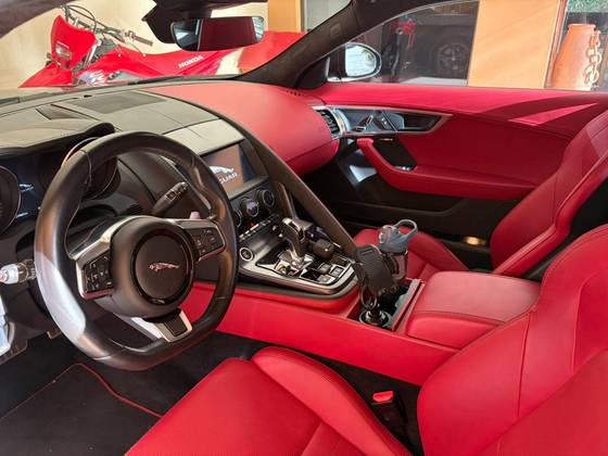 JAGUAR F-TYPE 2.0 P300 GASOLINA R-DYNAMIC COUPÉ AUTOMÁTICO